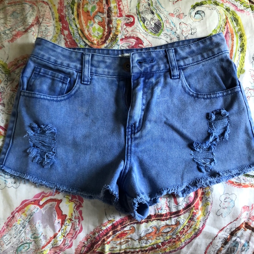 Blue denim shorts distressed size 24